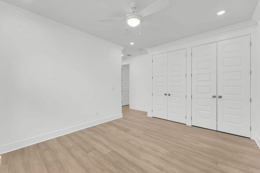 Spacious, unfurnished interior of a new home in Central Park, Charleston (Image 35).