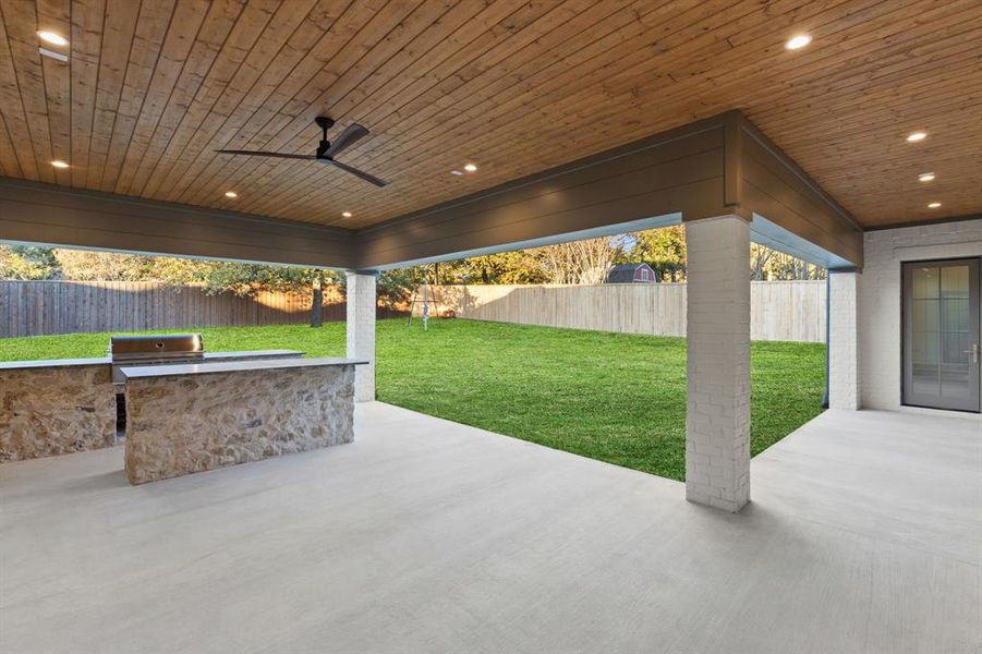 Exterior details and patio area of a home in , Colleyville (Image 4).