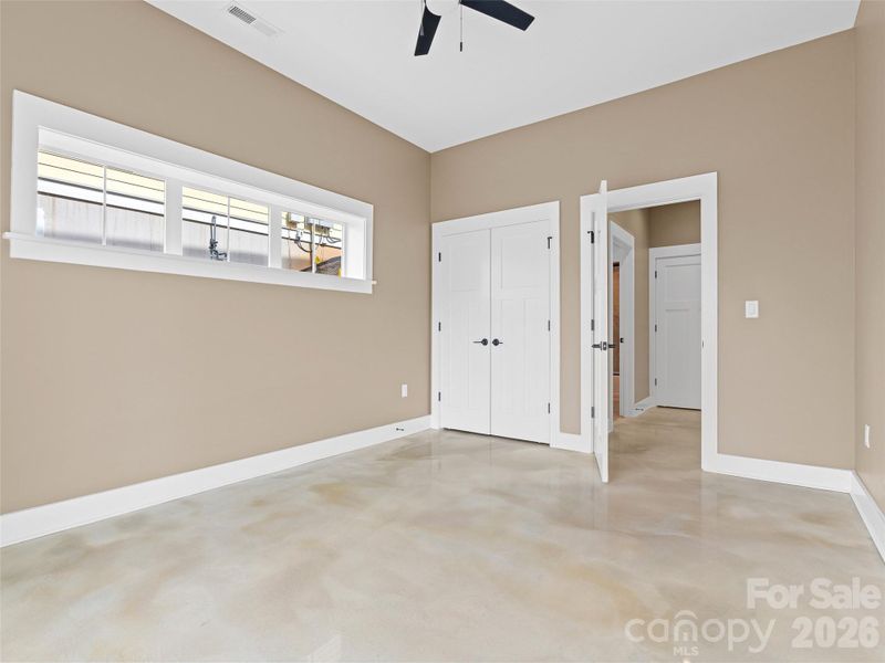 Spacious, unfurnished interior of a new home in , Asheville (Image 38).