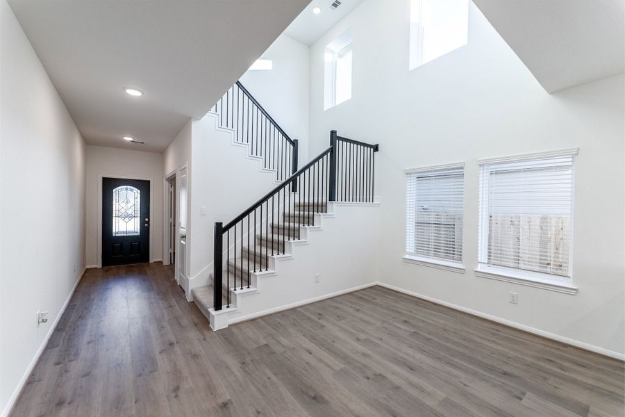 Spacious, unfurnished interior of a new home in Cielo, Conroe (Image 15).