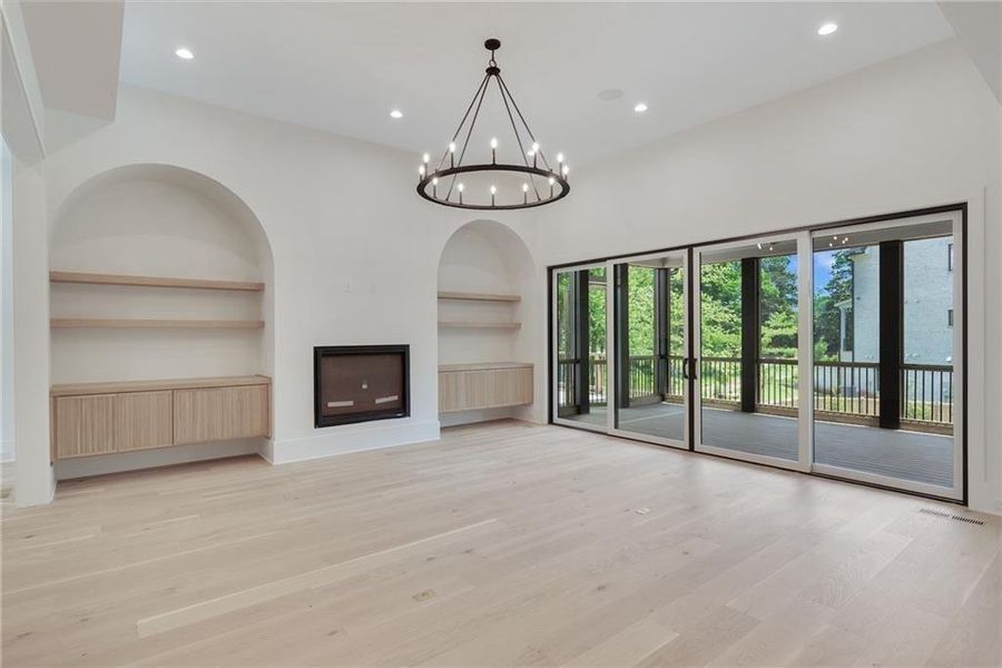 Spacious, unfurnished interior of a new home in , Alpharetta (Image 33).