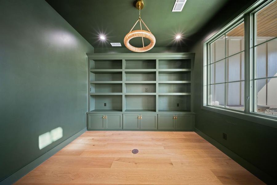 Spacious, unfurnished interior of a new home in , Argyle (Image 23).