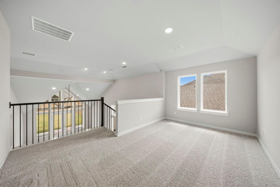 Spacious, unfurnished interior of a new home in Sienna 45', 50', Missouri City (Image 6).