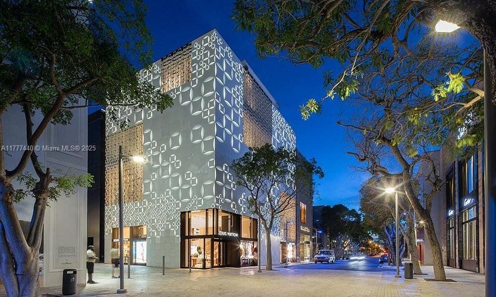 Image 53 of a home in .