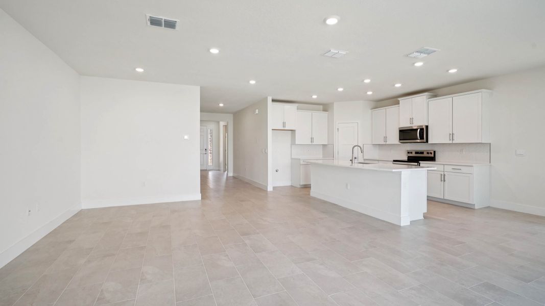 Representative unfurnished interior of a home built from the LANTANA by D.R. Horton in Buchanan Trails, Newberry (Image 21).