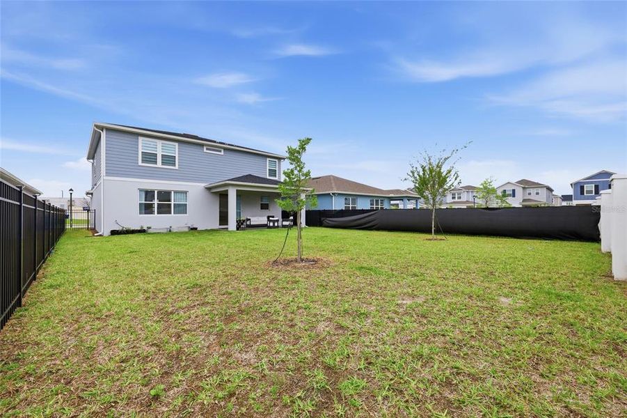 Exterior details and patio area of a home in , Orlando (Image 34).