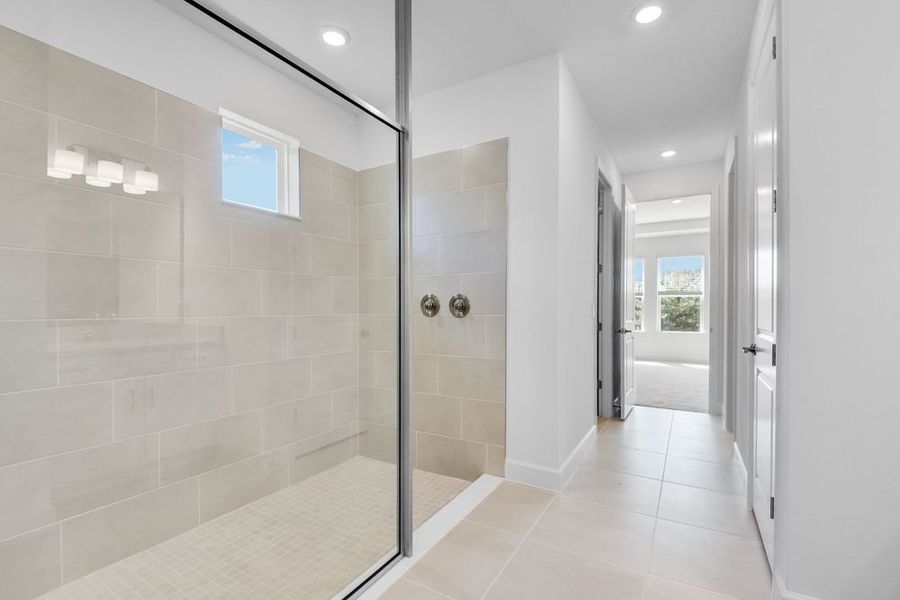 Image 34 of a home in Ardisia Park.