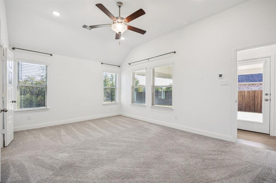 Spacious, unfurnished interior of a new home in Elevon, Lavon (Image 25).