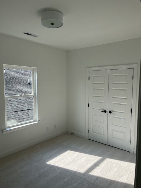 Spacious, unfurnished interior of a new home in Heritage Walk, Chattanooga (Image 16).