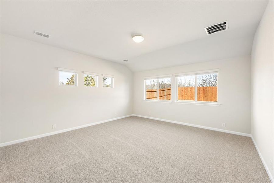 Spacious, unfurnished interior of a new home in Georgetown at Kings Fort, Kaufman (Image 31).