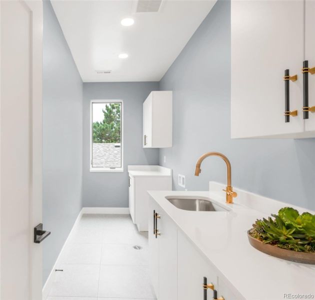 Furnished interior view inside a new home in , Denver (Image 40).