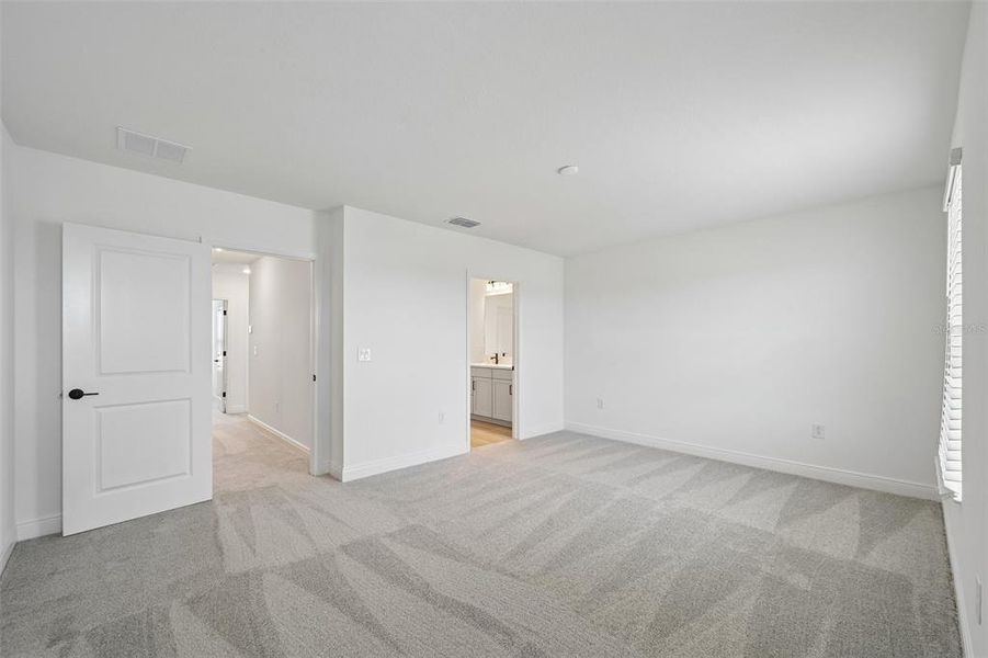 Spacious, unfurnished interior of a new home in SeaFlower, Bradenton (Image 17).