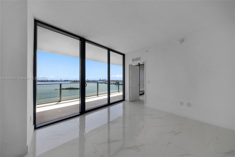 Spacious, unfurnished interior of a new home in Aria Reserve, Miami (Image 29). Spacious, unfurnished interior of a new home in Aria Reserve, Miami (Image 29).
