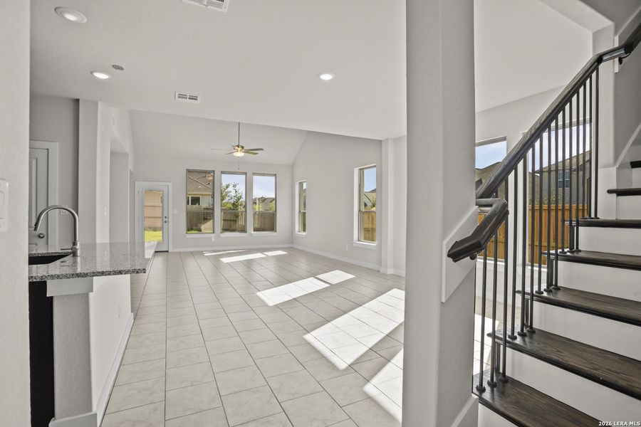 Spacious, unfurnished interior of a new home in Stillwater Ranch, San Antonio (Image 36).