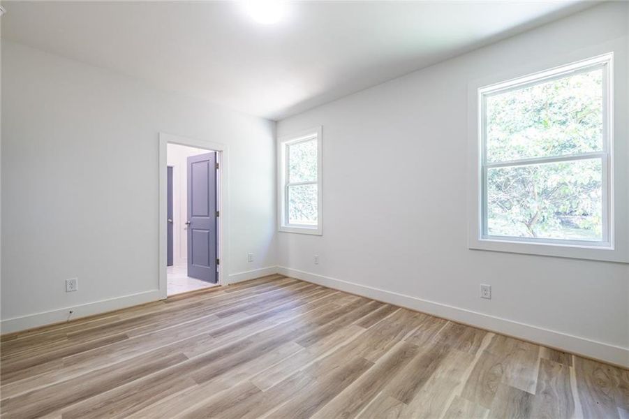 Spacious, unfurnished interior of a new home in , Atlanta (Image 37).