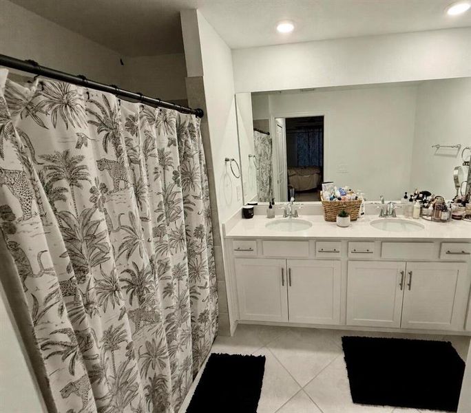 Furnished interior view inside a new home in , Punta Gorda (Image 10). Furnished interior view inside a new home in , Punta Gorda (Image 10).