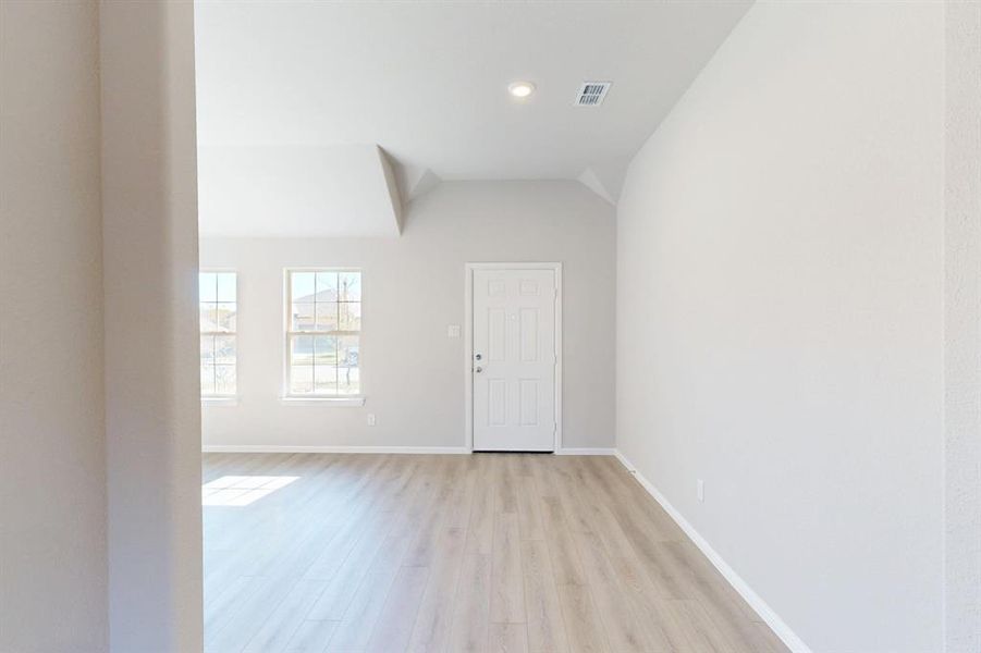 Spacious, unfurnished interior of a new home in Kings Way, Denton (Image 25).