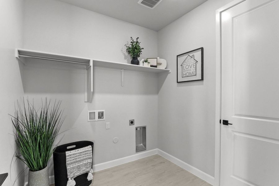 Representative furnished interior of a home built from the Willow by Hakes Brothers in Hillside Park, El Paso (Image 16).