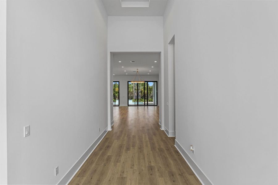 Spacious, unfurnished interior of a new home in Artistry Palm Beach, Palm Beach Gardens (Image 36).
