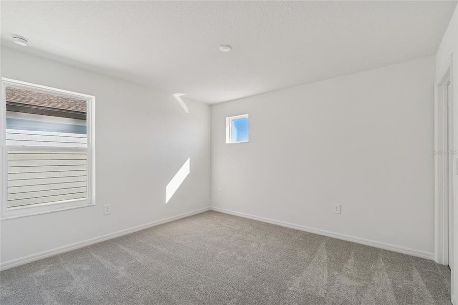 Spacious, unfurnished interior of a new home in Southpointe, Palmetto (Image 17).