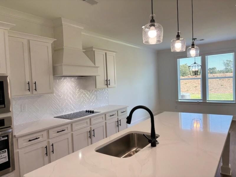 Close-up of interior finishes inside a home in Magnolia Ridge, Monroe (Image 19).