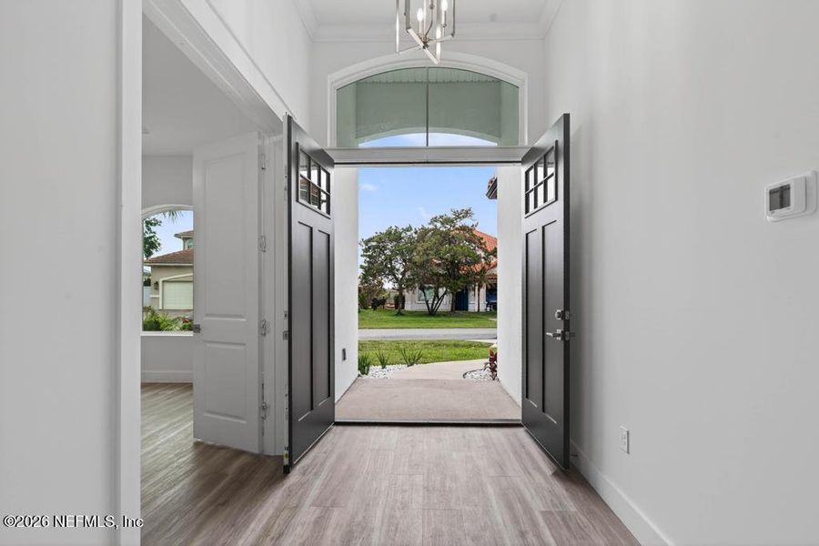 Spacious, unfurnished interior of a new home in , St. Johns (Image 84).