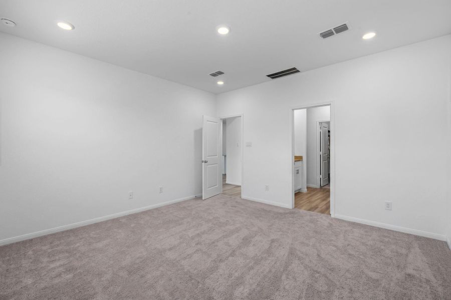 Spacious, unfurnished interior of a new home in Arcadia 40s, Missouri City (Image 44). Spacious, unfurnished interior of a new home in Arcadia 40s, Missouri City (Image 44).