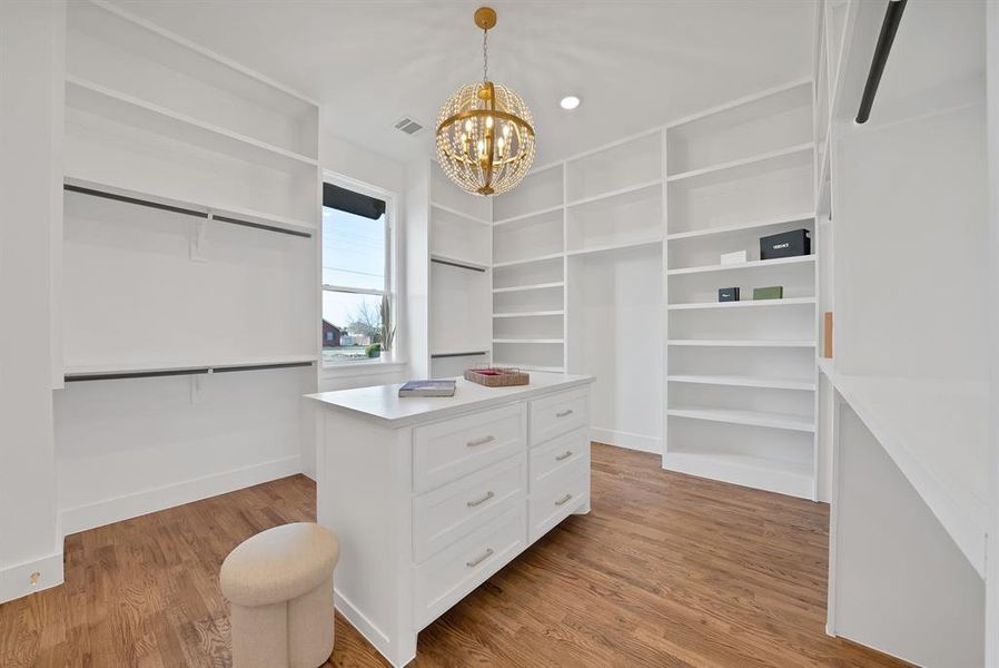 Furnished interior view inside a new home in , Waxahachie (Image 30). Furnished interior view inside a new home in , Waxahachie (Image 30).