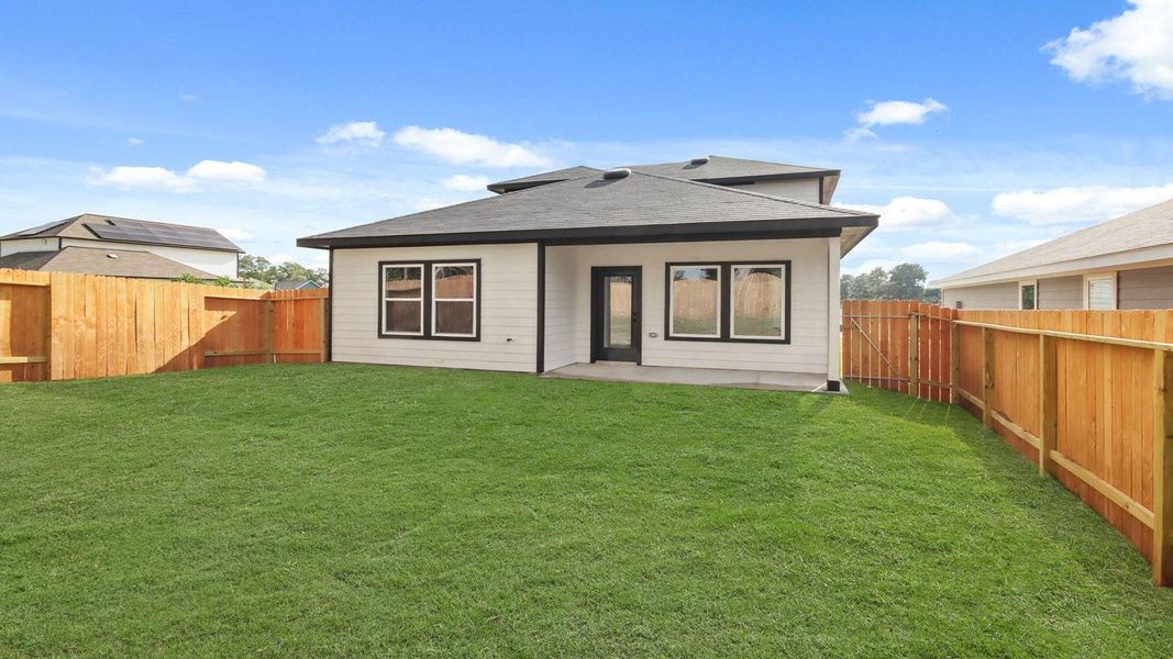 Exterior details and patio area of a home in Lake Conroe Cove, Willis (Image 2). Exterior details and patio area of a home in Lake Conroe Cove, Willis (Image 2).