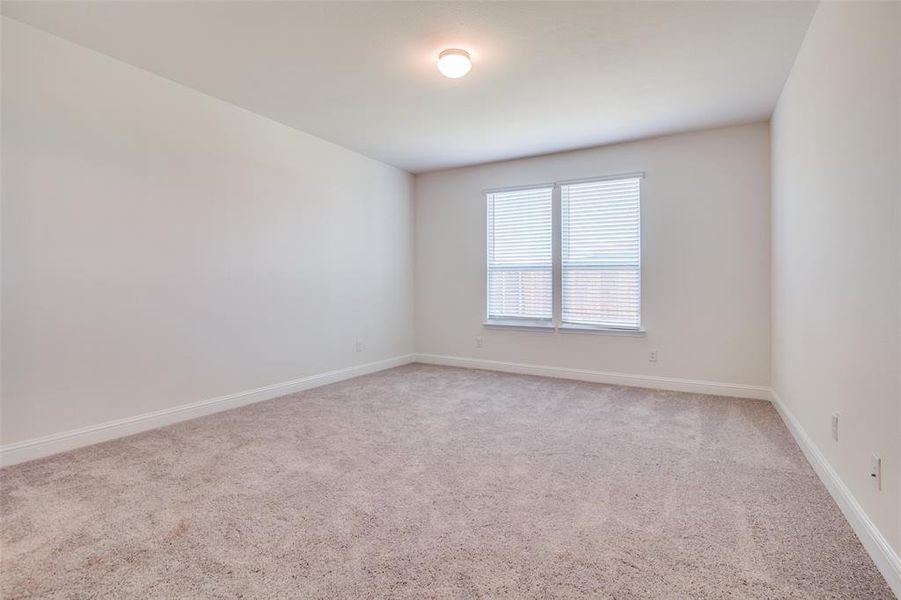 Spacious, unfurnished interior of a new home in Cottonwood Creek, Seagoville (Image 16).