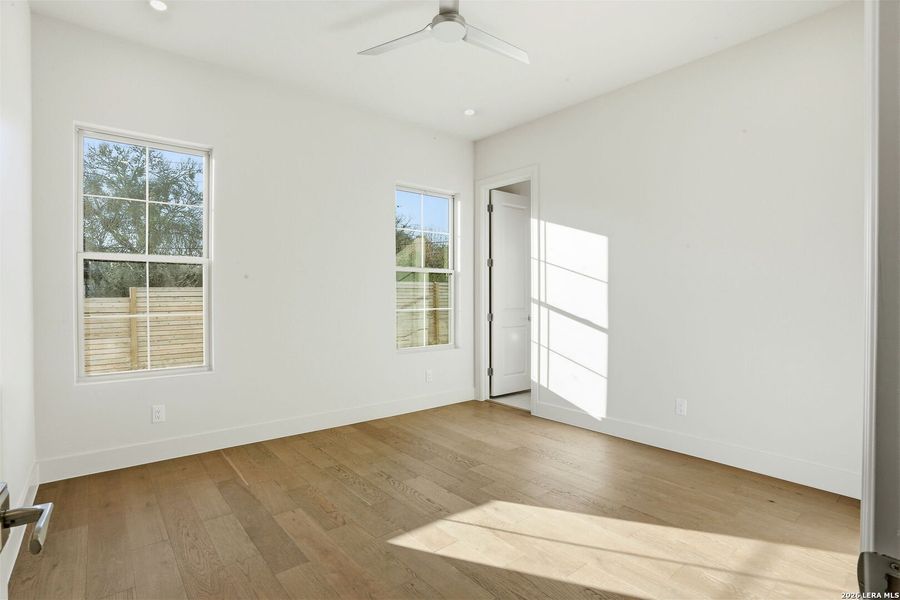 Spacious, unfurnished interior of a new home in , Terrell Hills (Image 58).