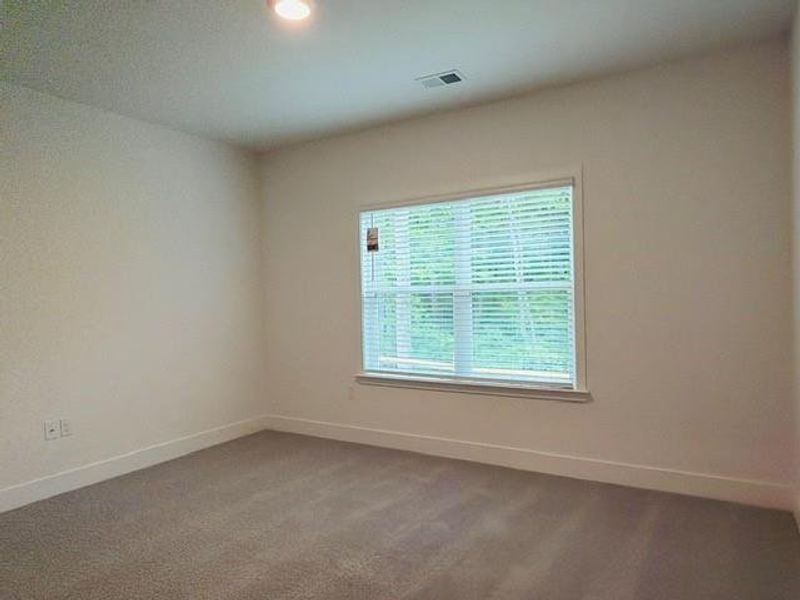 Spacious, unfurnished interior of a new home in Tuscany Hills, Douglasville (Image 23).