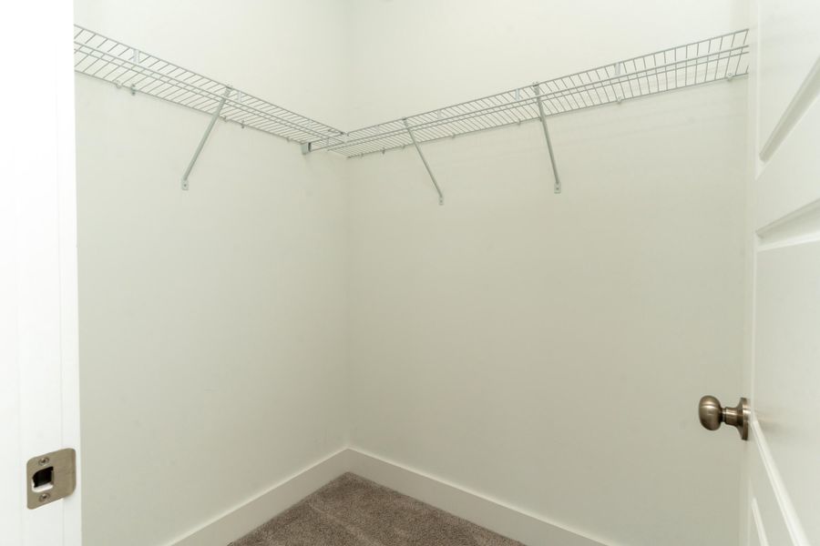 Spacious, unfurnished interior of a new home in , Summerville (Image 15).