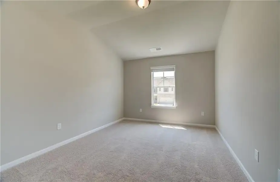 Spacious, unfurnished interior of a new home in Brighton, Locust Grove (Image 19).