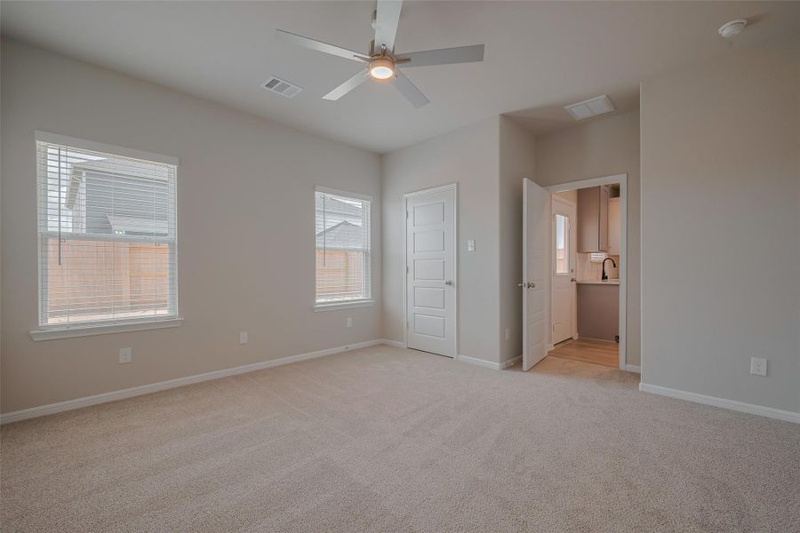 Spacious, unfurnished interior of a new home in La Segarra, Brookshire (Image 36). Spacious, unfurnished interior of a new home in La Segarra, Brookshire (Image 36).