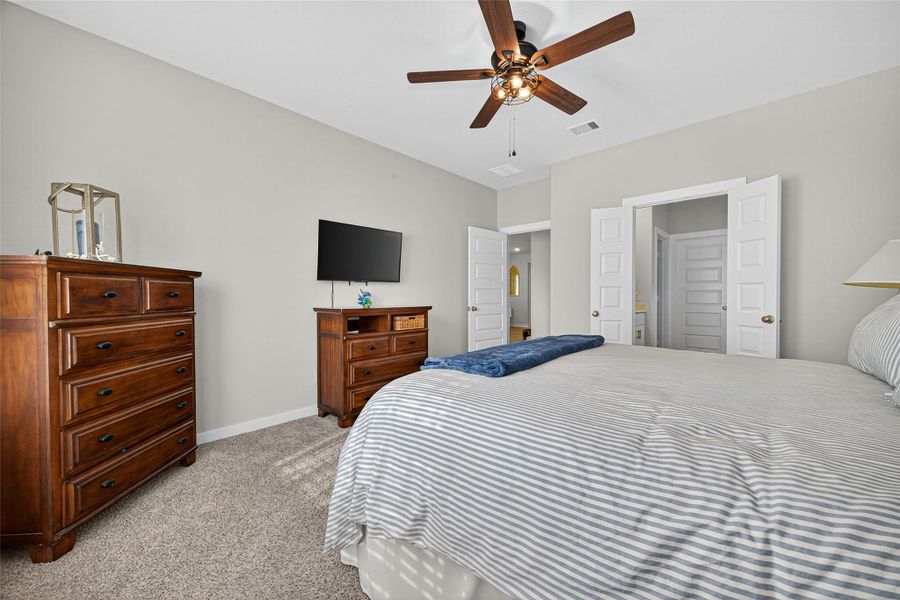 Furnished interior view inside a new home in Mavera, Conroe (Image 31). Furnished interior view inside a new home in Mavera, Conroe (Image 31).
