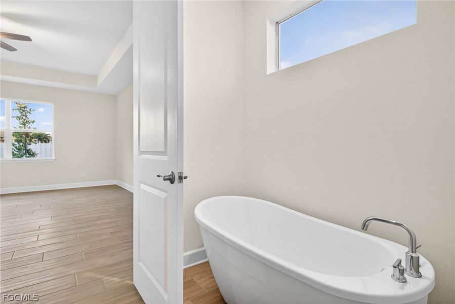 Furnished interior view inside a new home in Cape Coral, Cape Coral (Image 10).