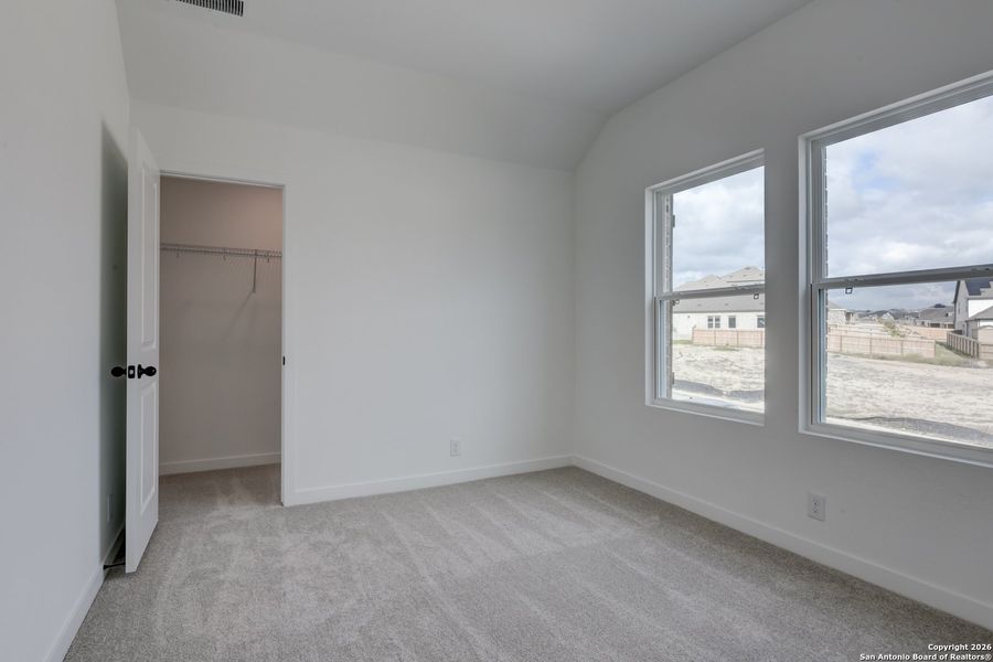 Spacious, unfurnished interior of a new home in Arcadia Ridge, San Antonio (Image 24).