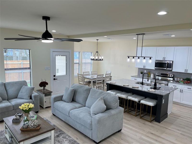 Furnished interior view inside a new home in , Corsicana (Image 8).