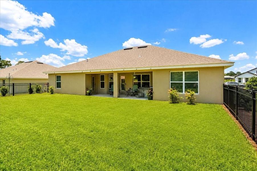 Exterior details and patio area of a home in Juliette Falls, Dunnellon (Image 35). Exterior details and patio area of a home in Juliette Falls, Dunnellon (Image 35).