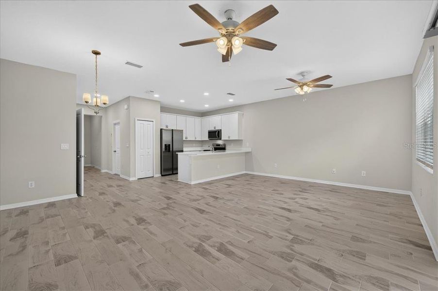 Spacious, unfurnished interior of a new home in Calusa Creek, Riverview (Image 51).