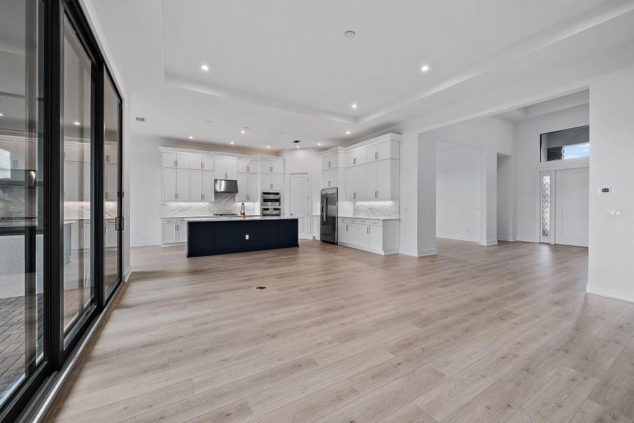 Spacious, unfurnished interior of a new home in , Palm Beach Gardens (Image 45).