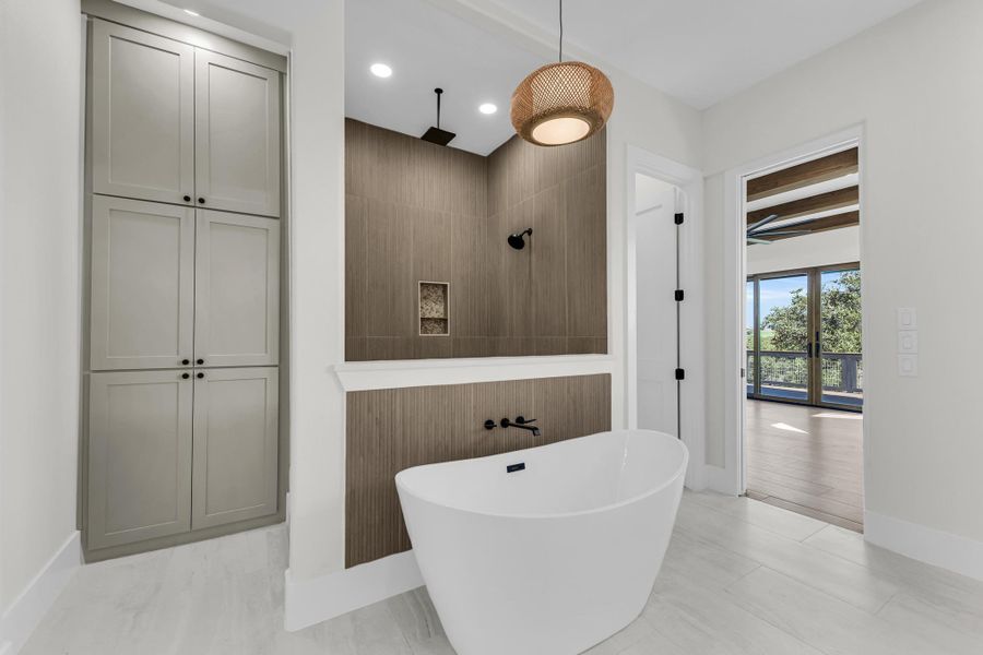 Furnished interior view inside a new home in , Horseshoe Bay (Image 13).