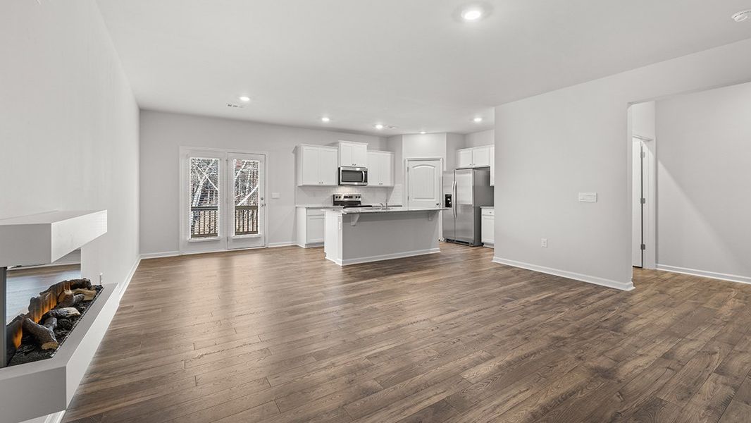 Spacious, unfurnished interior of a new home in Mountain Park, Dahlonega (Image 16).