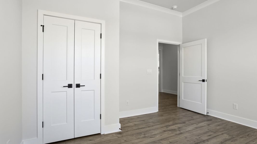 Spacious, unfurnished interior of a new home in Cottonwood Ridge, Piedmont (Image 13).