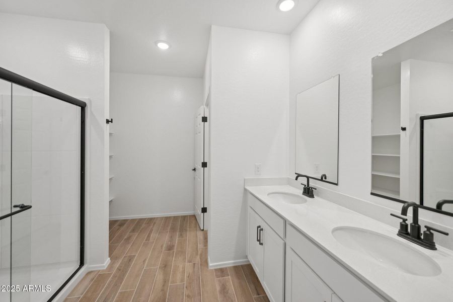 18-web-or-mls-W Bowker St-S2607-018