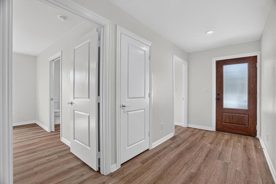 Spacious, unfurnished interior of a new home in , Lake Worth (Image 17).