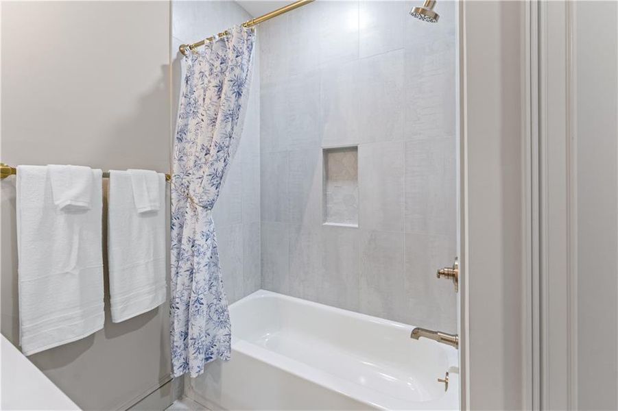 Furnished interior view inside a new home in , Atlanta (Image 11).