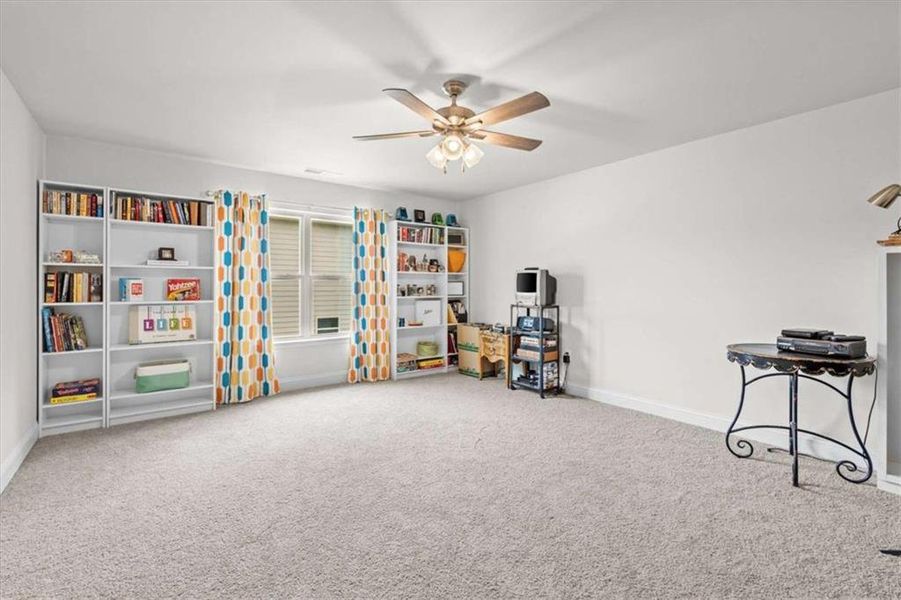 Furnished interior view inside a new home in Saddle Ridge, Bremen (Image 19).
