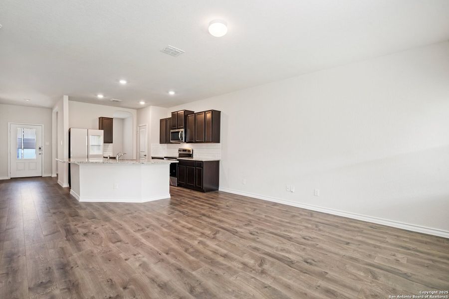 Image 40 of a home in Laurel Vistas.